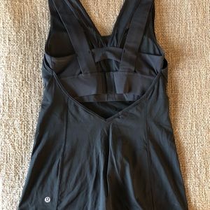 Lululemon top / size 6